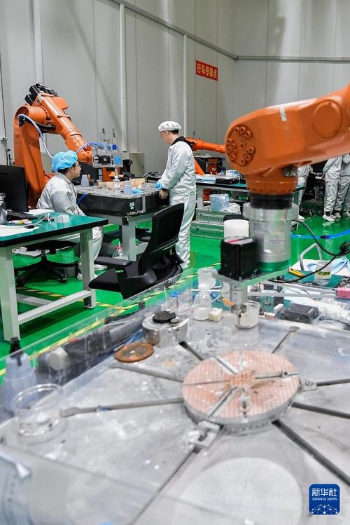 为太空 千里眼 配 角膜 的光学加工团队